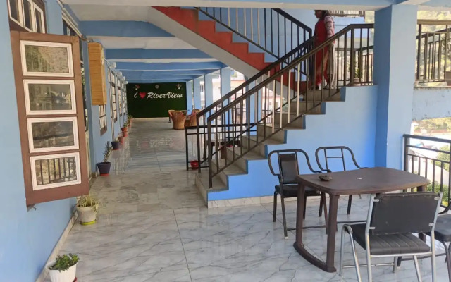 Отель River View