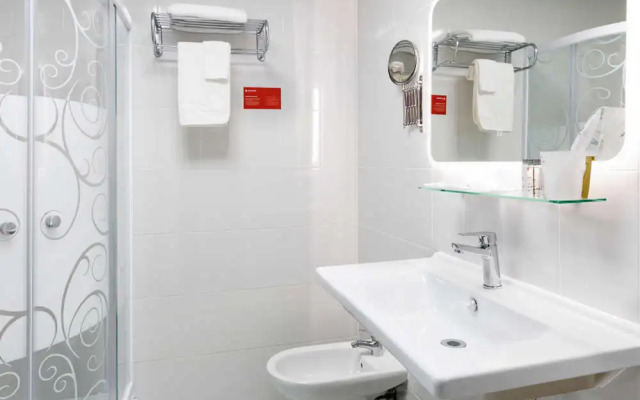 Отель Azimut Кемерово