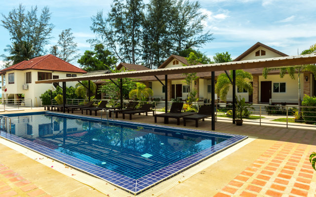 Lipa Bay Residence Resort Hotel