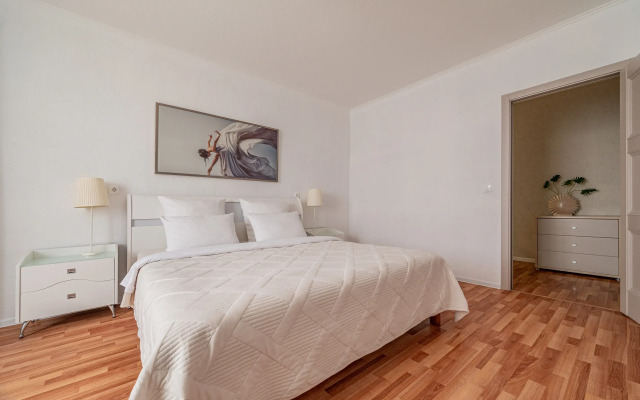 Квартира Двухкомнатная с панорамным видом Уральская 75