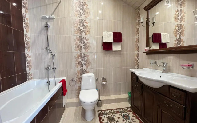 Orel-Izumrud Guest House