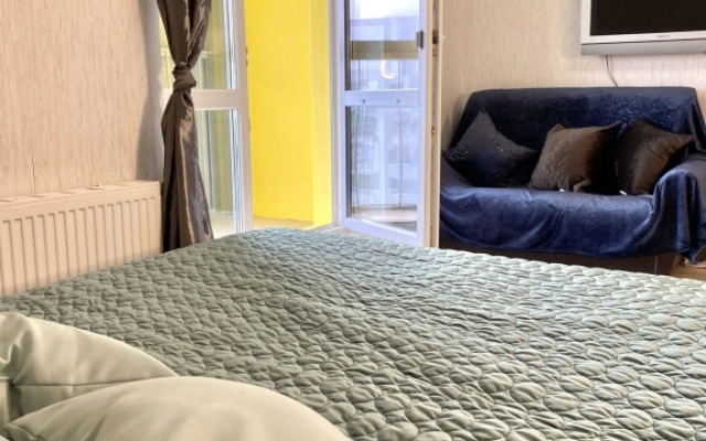 Apartamenty S Balkonom Na Revolyutsii 52b