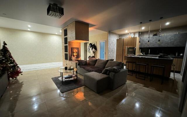 Sovetskaia Flat
