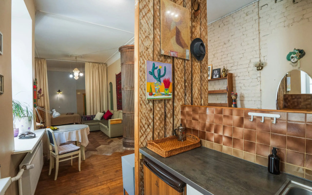 Апартаменты Аутентичная Квартира с Раритетной Печью 19 Века
