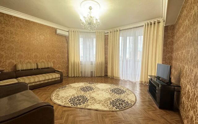 Квартира на проспекте Петра I 121