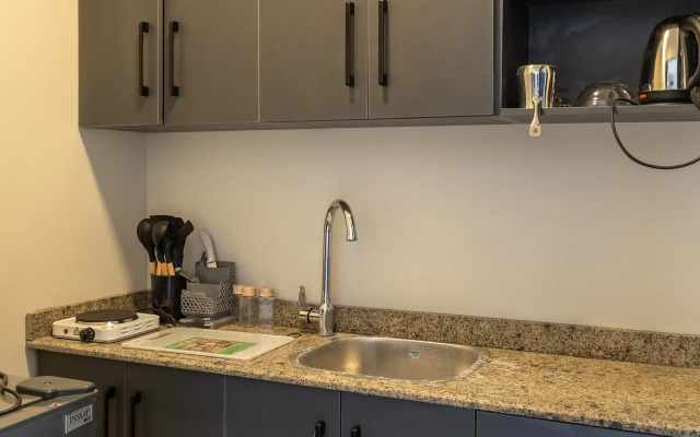 Settle Inn Sodic Eastown Studio Apartment