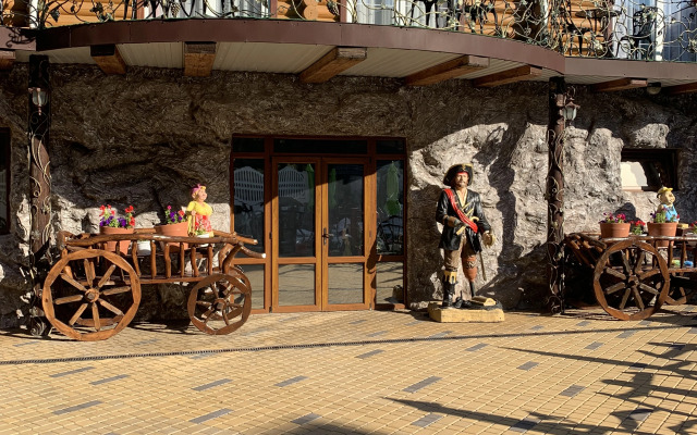 Отель Роман