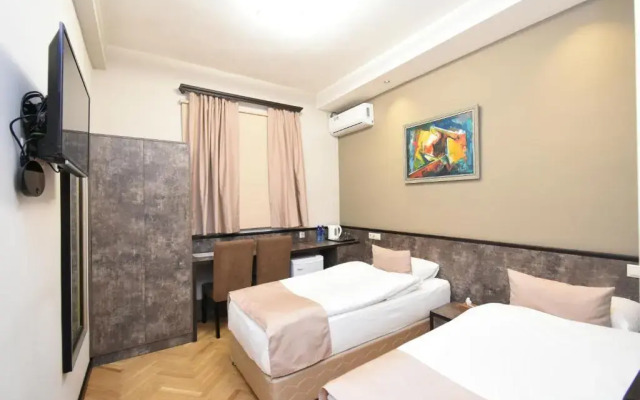 Butik-otel' YVN Boutique