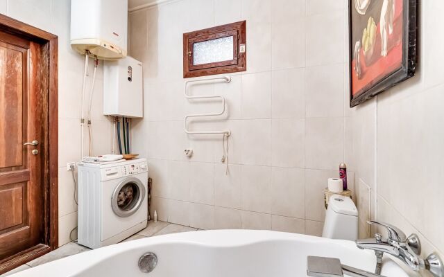 Na Bolshoy Sadovoy 52-56 Flat