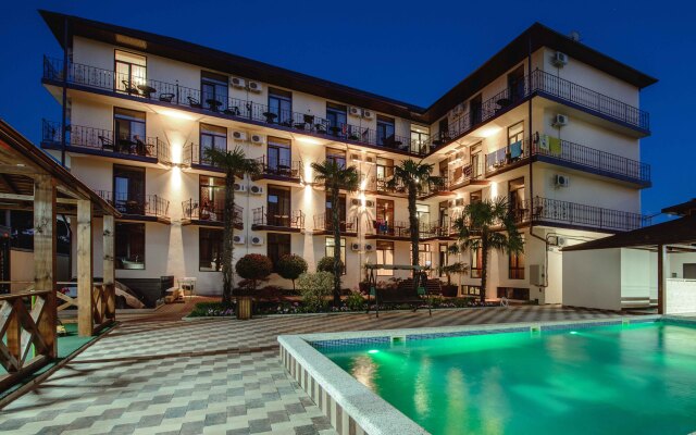 Seven Hotel