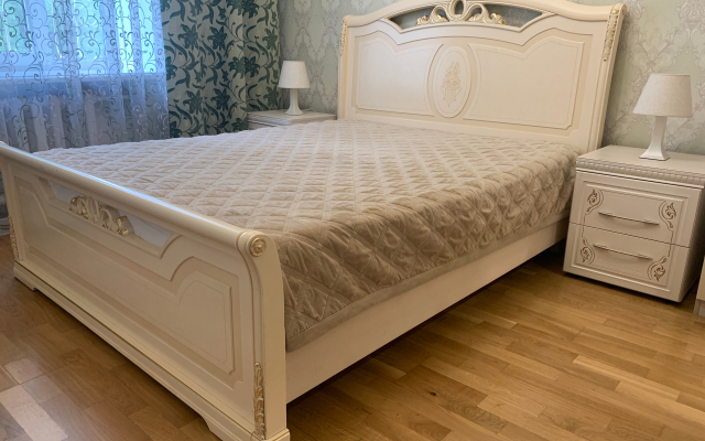 Квартира трехкомнатная с современным ремонтом в центре Тюмени