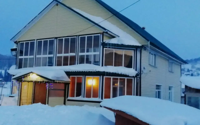 Gostevoy dom Khvoya Private house