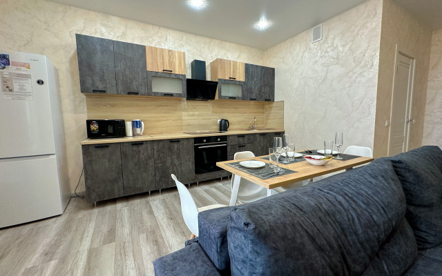 Квартира Трехкомнатная Оптимистов 9