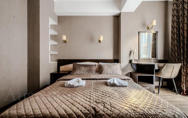 Oplot - Semejnye s odnoj spal'nej i balkonom 3 Apartments