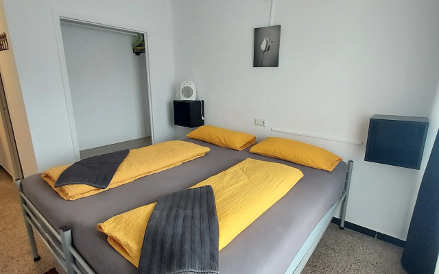 Orsi Hostel