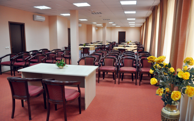 Regina-Peterburgskaya Hotel