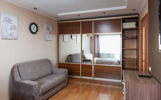 DeNoch na Ussuriyiskom Bulvare Flat