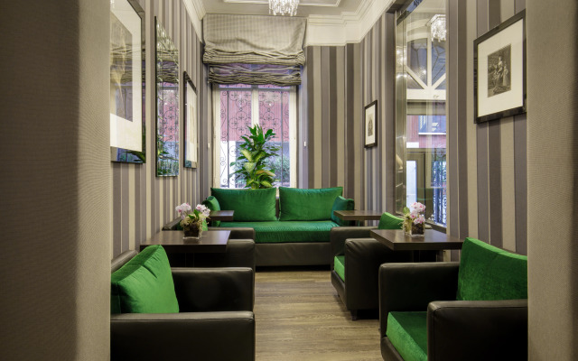 Отель Royal Court