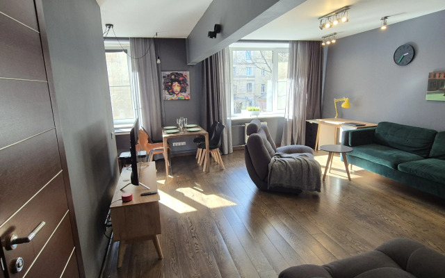 Dvukhkomnatnaya Ryadom S Pokrovkoy Flat