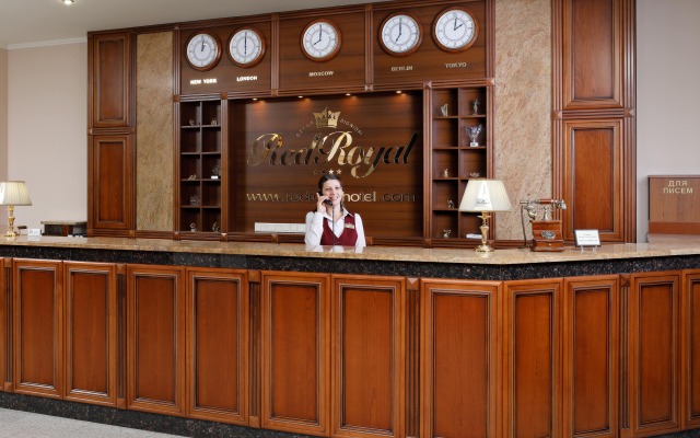 Red Royal Hotel