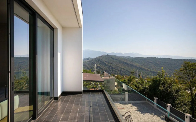 S Basseynom I Baney Villa