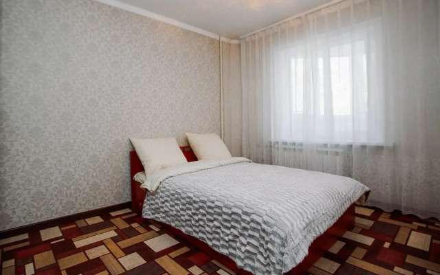 Prostornaya Dvukhkomnatnaya Flat
