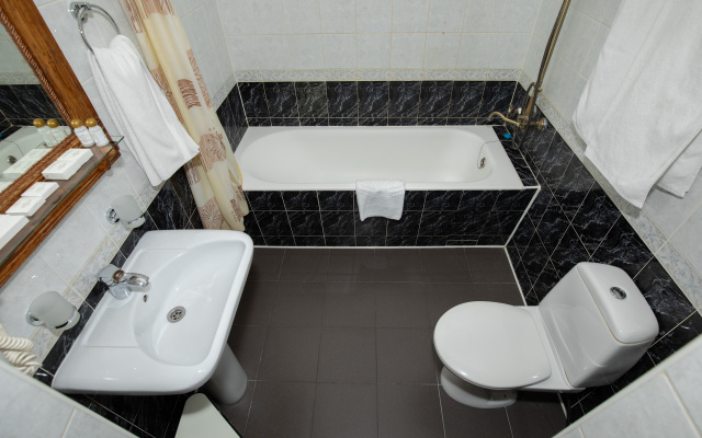 Yuzhniy dvorik Hotel
