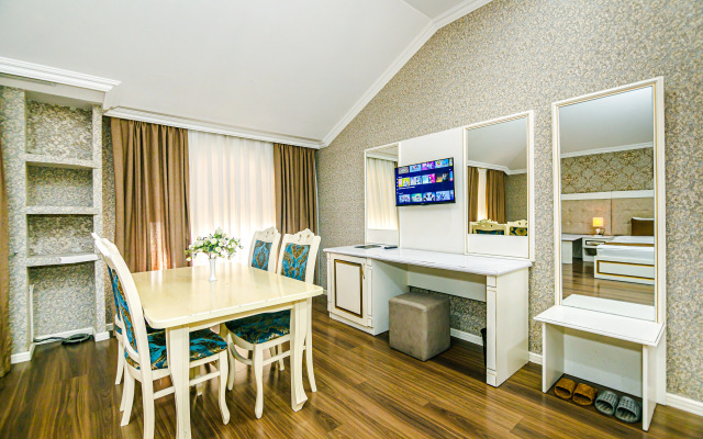 Maris Baku Hotel