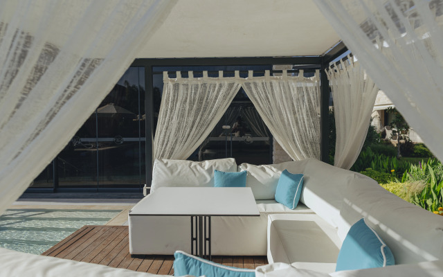 Luxury Garden Suites