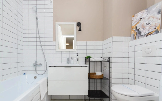 37m s Krovatyu i Divanom Apartment