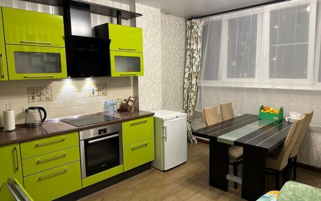 Na Panfilova 25 Flat