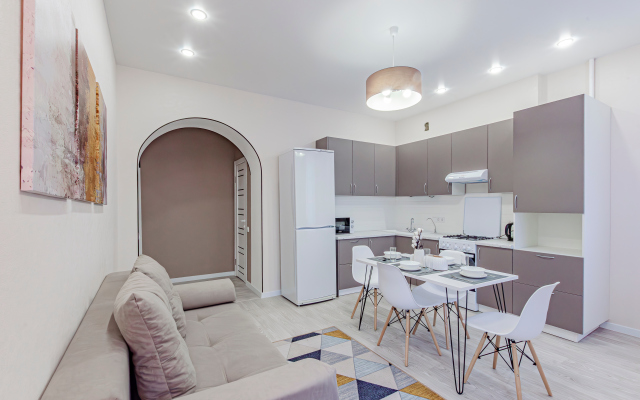 Апартаменты 3-х комнатные с французским балконом