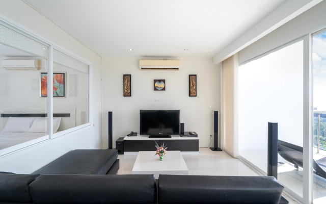 Ocean view condo in Sunset Plaza Apartments