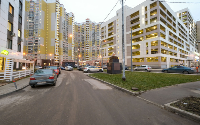 Studiya S Balkonom Apartments