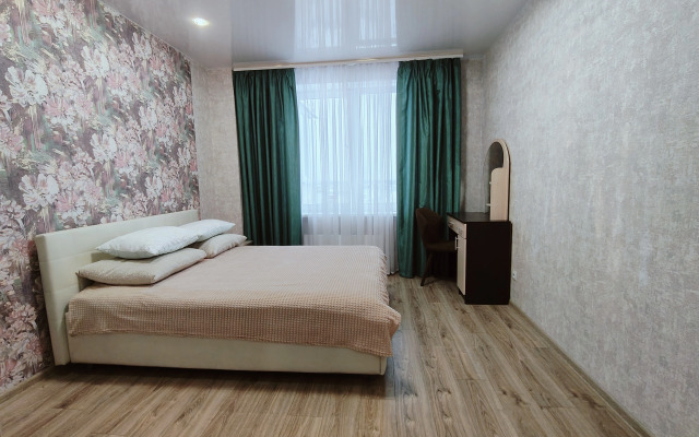 Bolshaya S Vidom Na Reku Flat