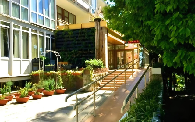 Svetlana U Morya Apartments