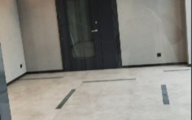 Novye U Metro Dlya 3 gostey Apartments
