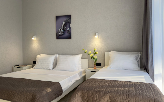 Bonjour Living Quarters