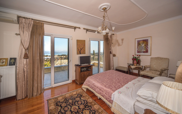 Ellania Villa