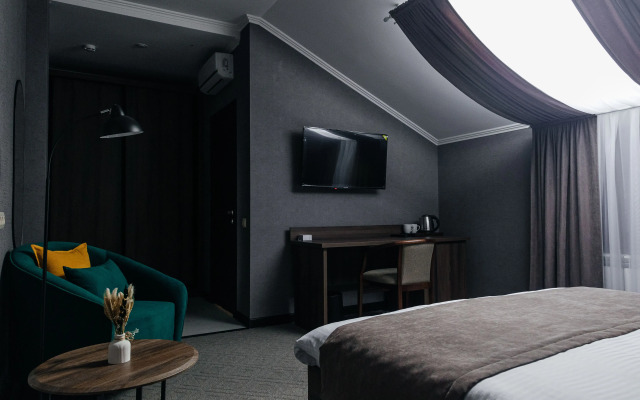 Отель Alex Royal