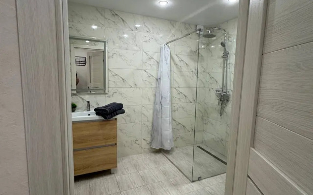 Квартира Уютная на Адоратского