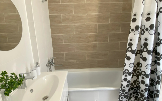 Bakhareva 1 korpus 1 Apartments