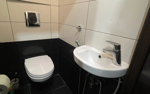 Dvukhkomnatnaya u Mikrokhirurgii Glaza Flat