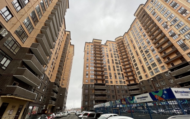 Kvartira S Vidom Na Skver Geroyev Apartments