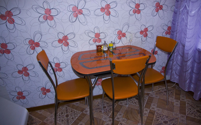 Апартаменты на Парижской коммуны 50