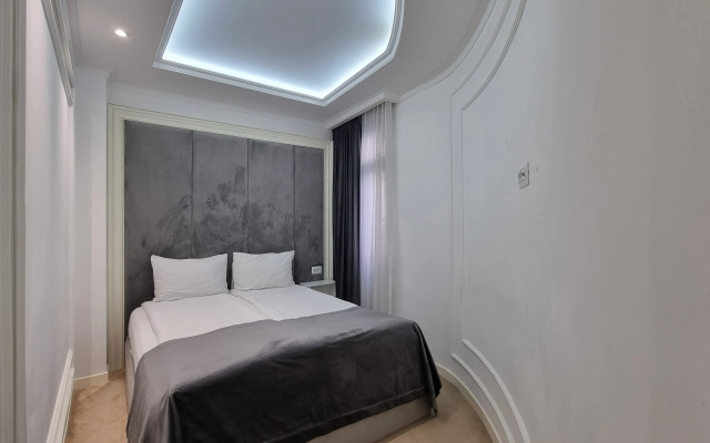 Seven Beauties Hotel
