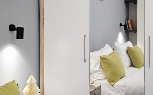 Newly Renovated Condo, Steps to Republic Square Apartments