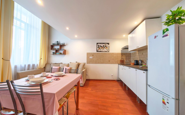Apartamentyi Nevskij 18 Nikol I Mishel 1
