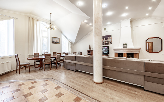 Ulitsa Belyakova 1a Private House