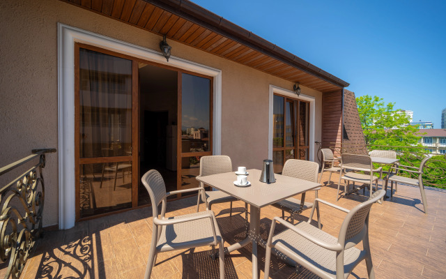 Arno Guest House